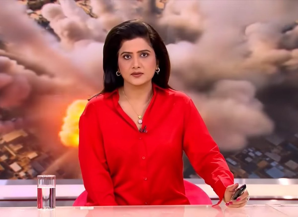 TARUNMI24's tweet photo. #Saturday
♥️♥️♥️ #redoutfit ❤️❤️#aajtak #9BajGaye #EkAurEkGyarah #LunchBreak #saturdayvibe #KhabreinAsardar #Shankhnaad #Vishesh #Khabardar #makingmorningbeautiful #redlooks #prfect #Vishesh #Shankhnaad @nehabatham03 Didi 🙏🧿😊❤️❤️❤️ https://t.co/DBFKq8azjD