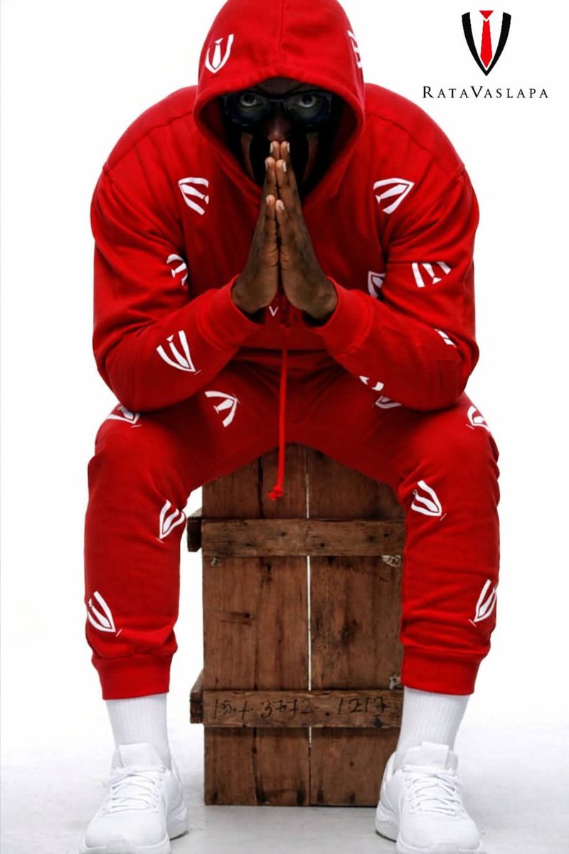 moscof_lee's tweet photo. All Round logo Set R900

Red, Black, Navy Blue, Grey

#RataVaslapa @TownshipBrands @AndzoDNote @MolemaRebaoneC @SakhileDope @LGPonoane https://t.co/NYskmMSPzc