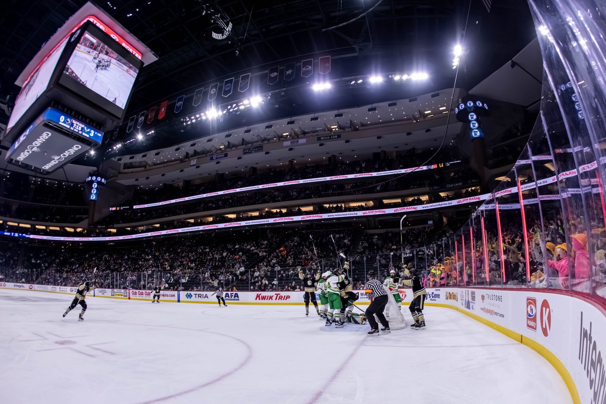 andoverhshockey's tweet photo. Nothing like it. 

💛🖤 https://t.co/g5qwhrCsMI