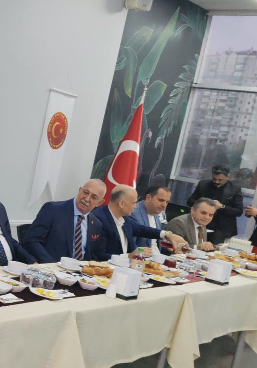 Ankara Dostlar Meclisi Platformu’nun düzenlemiş olduğu geleneksel iftar yemeğine Zafer partisini temsilen katıldık !!
Genel Başkan Sayın Salih Ziya Kul ve Ankara Milletvekili Sayın Yüksel Arslan ile birlikte katılım sağladık. Birlik ve beraberliğimizin daim olmasını temenni