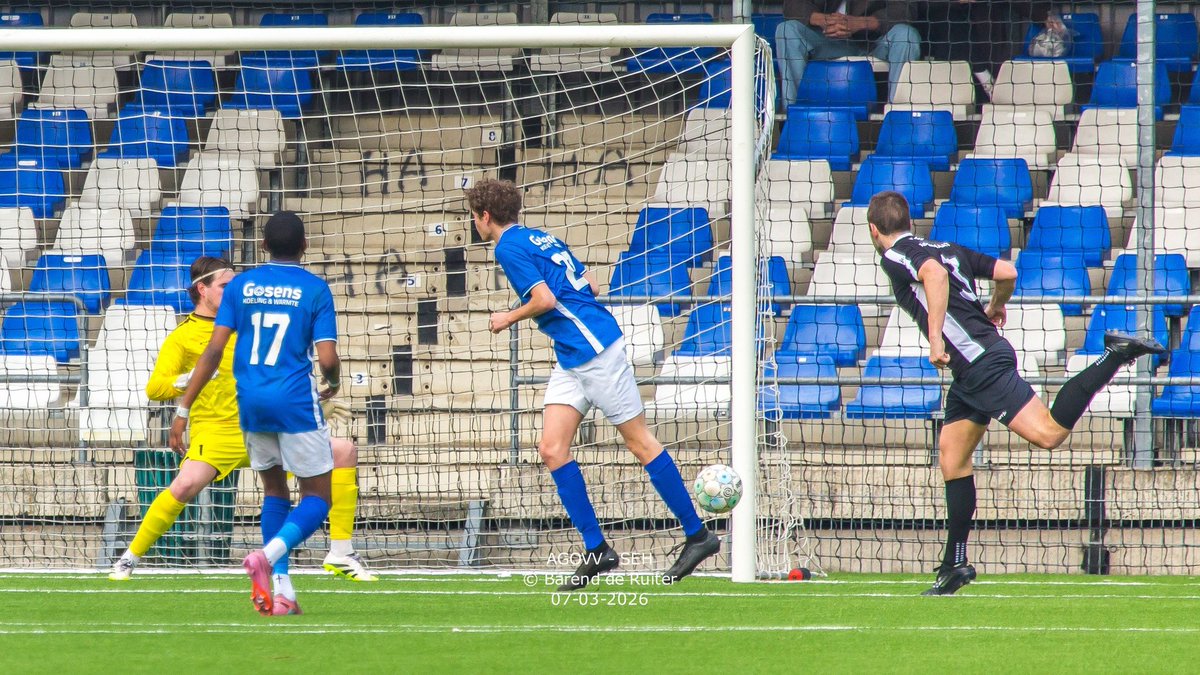 💙🤍UITGEBREID VERSLAG EN FOTO'S: Opluchting viert hoogtij na benauwde zege op AGOVV (1-2)!

Lees en bekijk meer @ vvseh.nl/fotos-opluchti…

<a href="/vvAGOVV/">vv AGOVV</a> 
 
📸Barend de Ruiter

#oost3N #competitie #spannendepot #lekkerhoor #agoseh #heteerste #wijzijnseh