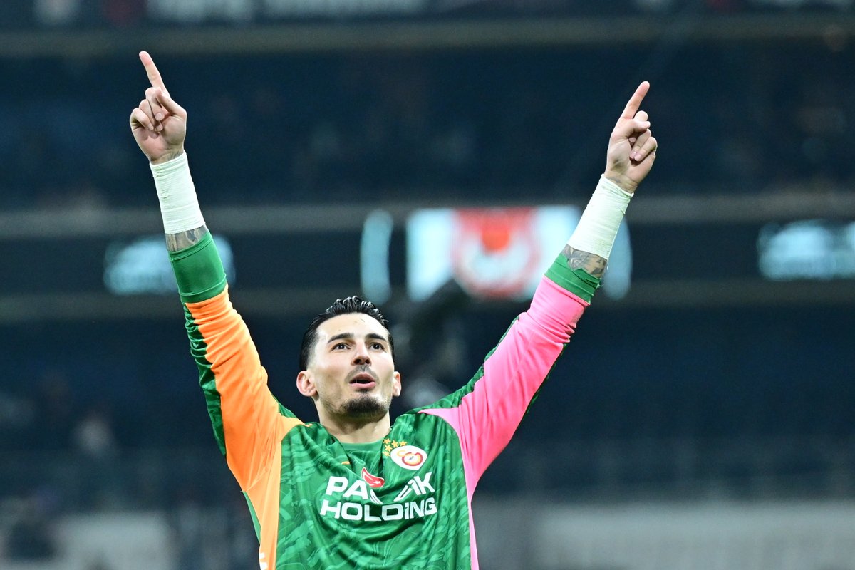 OptaCan's tweet photo. 1 - Bu sezon Süper Lig'de en yüksek kurtarış yüzdesine sahip (%80.3) ve en fazla gol önleyen (7.4; 22.4 xGoT, 15 yediği gol) kaleci Uğurcan Çakır. Kedi. https://t.co/J8BgJq034l
