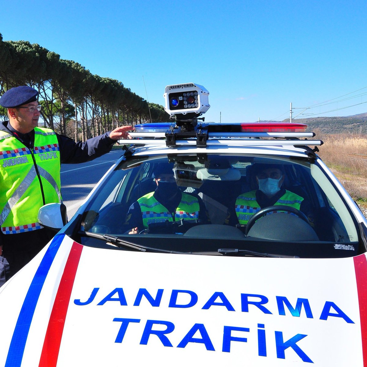 Sadece #EhliyetAffı istiyoruz 200 bin ceza ile karşılaşmamak için af istiyoruz iş bulabilmek için af istiyoruz aliemize bakabilmek için çocuklarımız için af istiyoruz Şoförler zor durumda ekmeğimiz içi ehliyet affı istiyoruz <a href="/alimahir/">Ali Mahir Başarır</a> <a href="/M_Sarigul/">Mustafa Sarıgül</a> <a href="/fethigurer/">Ömer Fethi Gürer</a> <a href="/YildizFeti/">Feti Yıldız</a>