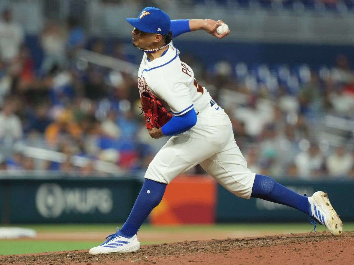 “No es mi criterio que el pitcheo fue golpeado (por las ausencias); lo que pasó, pasó. Tenemos mucho talento. Le vamos a demostrar a toda Venezuela que no necesitamos tener nombres para llegar lo más lejos en este torneo.”
Omar López. Beisbolista venezolano.
#frasesdeportivas