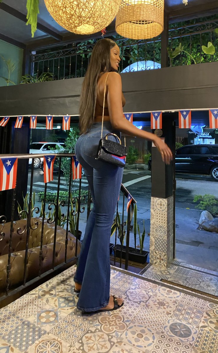 Tall Latin goddess official✨ tweet media