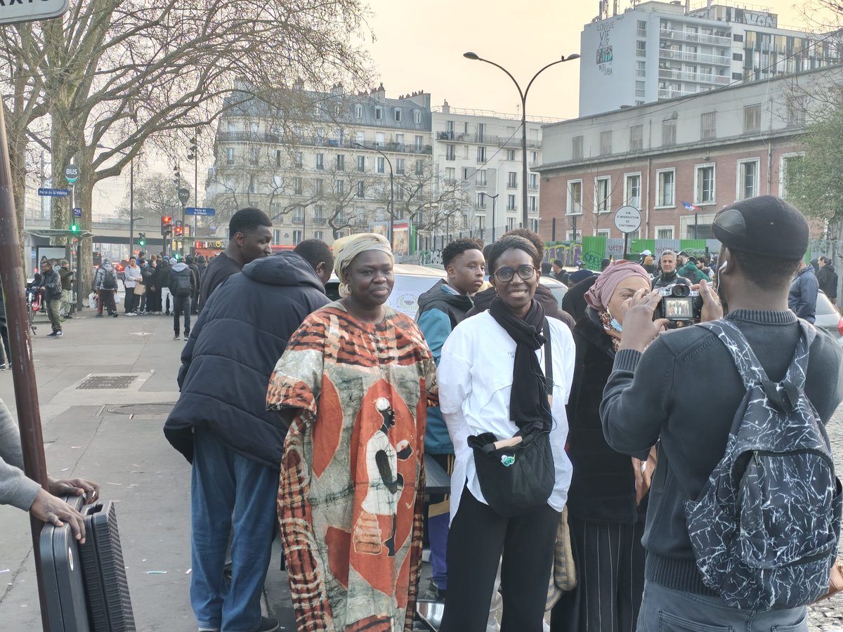 ALFIFrance's tweet photo. Une mobilisation sur le terrain pour accompagner et soutenir ceux qui en ont le plus besoin. Un moment de partage essentiel placé sous le signe de l'entraide.
#ALFI #Solidarité #Villette #Entraide #Engagement https://t.co/SE1XSA6EuA