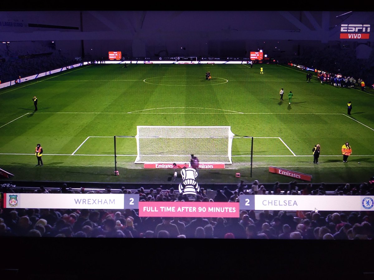 sportingboy82's tweet photo. #EmiratesFACup 

El #WrexhamAFC de @VancityReynolds (#Deadpool) poniendo en problemas al #ChelseaFC de #Cucurella y #Garnacho 

#WrexhamChelsea 
#ESPN https://t.co/b2fsxJoVs3