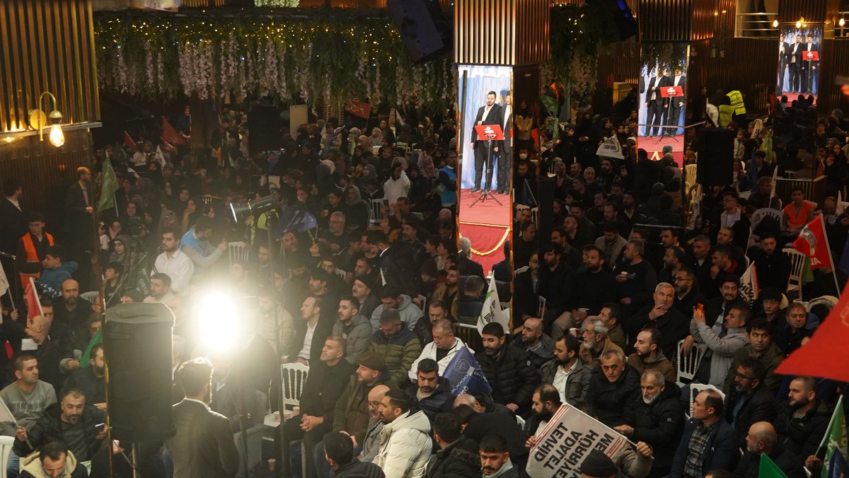 • İftar sonrası halkın yoğun teveccühü ile gerçekleştirilen hasbihal programına katıldı. 

AlparslanHoca Ankarada
#RamazanRuhunuYaşat