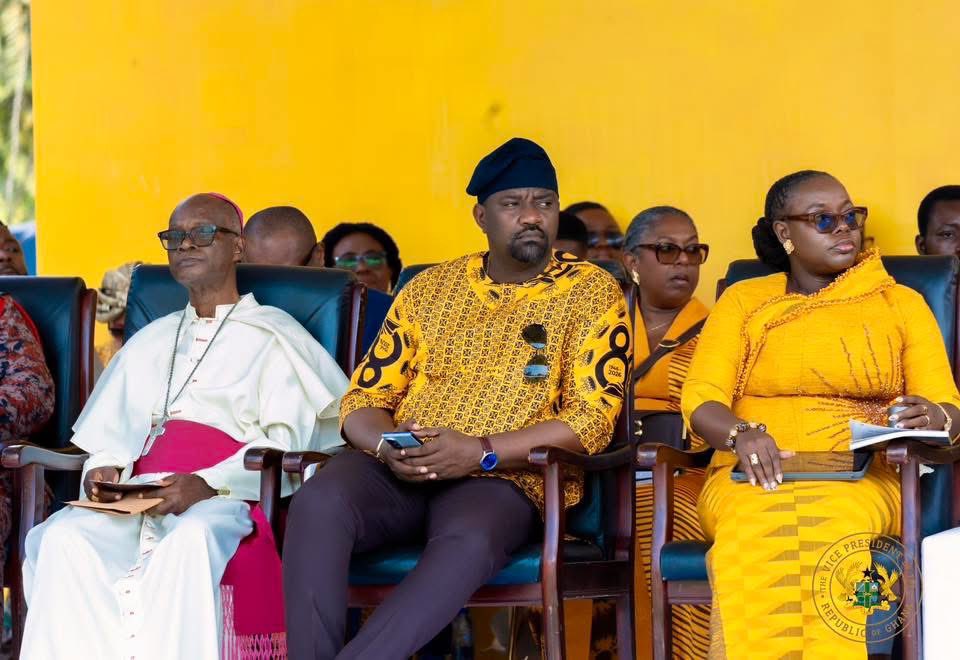UnivGh_VC's tweet photo. Happy 80th Anniversary to my alma mater, Holy Child School, Cape Coast. It was a joy to join students, staff, alumnae, and parents to mark this milestone. 

The school’s enduring commitment to discipline, integrity, and excellence continues to empower generations of young women. https://t.co/xrOXOgT6T4
