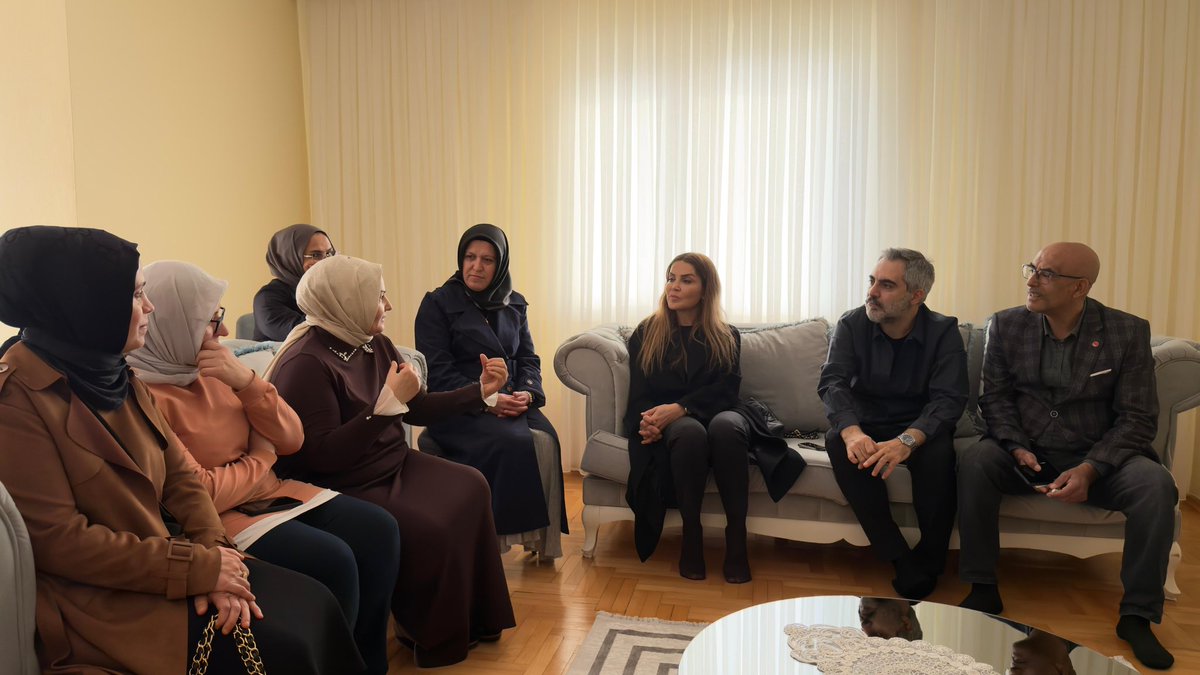 İstanbul Milletvekilimiz <a href="/AvBehiye/">Av. Behiye EKER</a> ile birlikte Ataşehir’imizde gönüllere dokunmaya devam ediyoruz.

Bu mübarek ayın huzurunu ve kardeşliğini birlikte yaşıyoruz.

Ataşehir’de #BirOlmakRuhumuzdaVar 🧡

<a href="/atasehirakparti/">AK Parti Ataşehir</a> 
<a href="/abdullahozdemir/">Abdullah Özdemir</a>