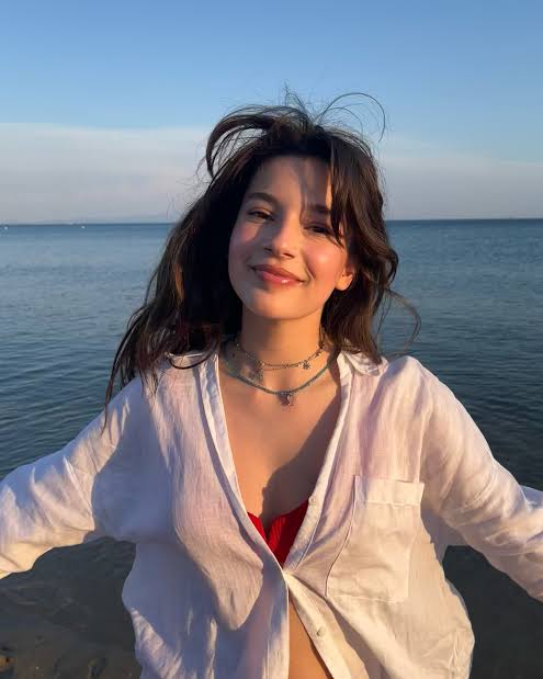 dizidunyasicom's tweet photo. Show Tv'nin ilk defa iş yapacağı OGM pictures imzalı Delikanlı dizisine Dila'nın yakın arkadaşı Elif geliyor. 

Karakteri Tuana Naz Tiryaki canlandıracak. https://t.co/pDkj9ggWIo