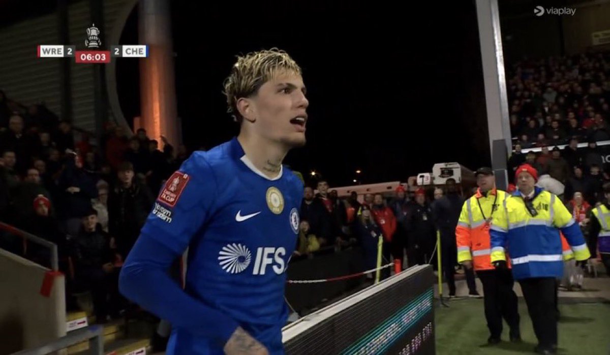 Garnacho is actually very shameless. You scored a goal in extra time against a wrexham team and still wanted to  do your celebration?

Is this what we pay you for?