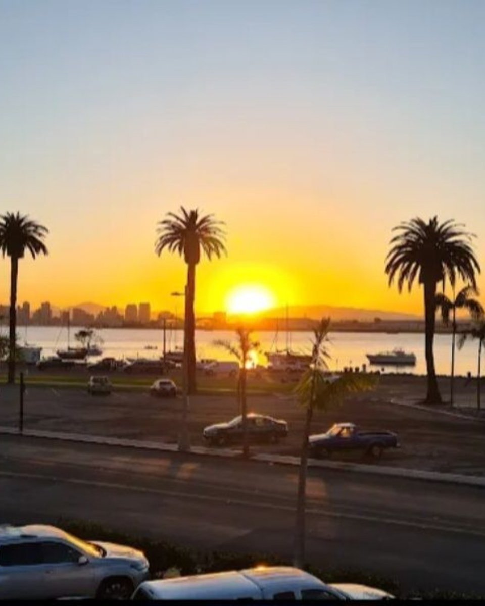 Humphreys Half Moon tweet media