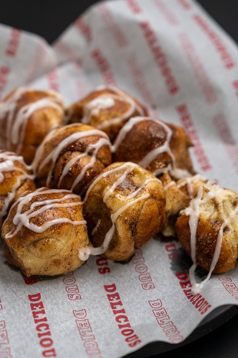 Are you always craving something sweet after your pizza? Don't forget to add our handmade Cinnamon Rolls to your order! They're the perfect ending to your meal from Five Star Pizza! Order online➡️ link-pro.io/Pz6qQD6
#fivestarpizza #fivestar #pizza #floridaeats #cinnamonrolls
