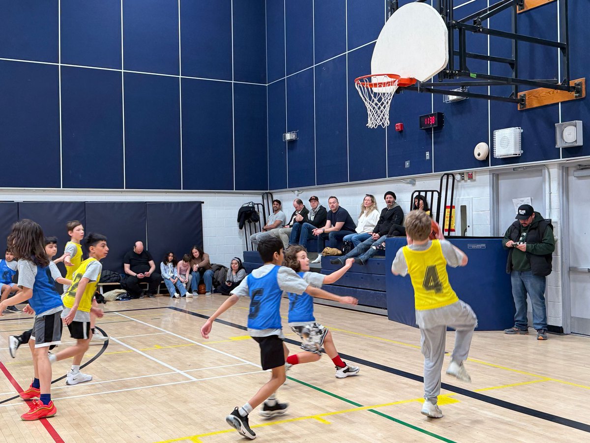 bwtyouthacademy's tweet image. Playoff weekend at BWT 🏀
One last battle before next week’s championship game. Let’s get it!

#PlayoffWeekend #BWT #GameTime #RoadToTheFinal #Hoops