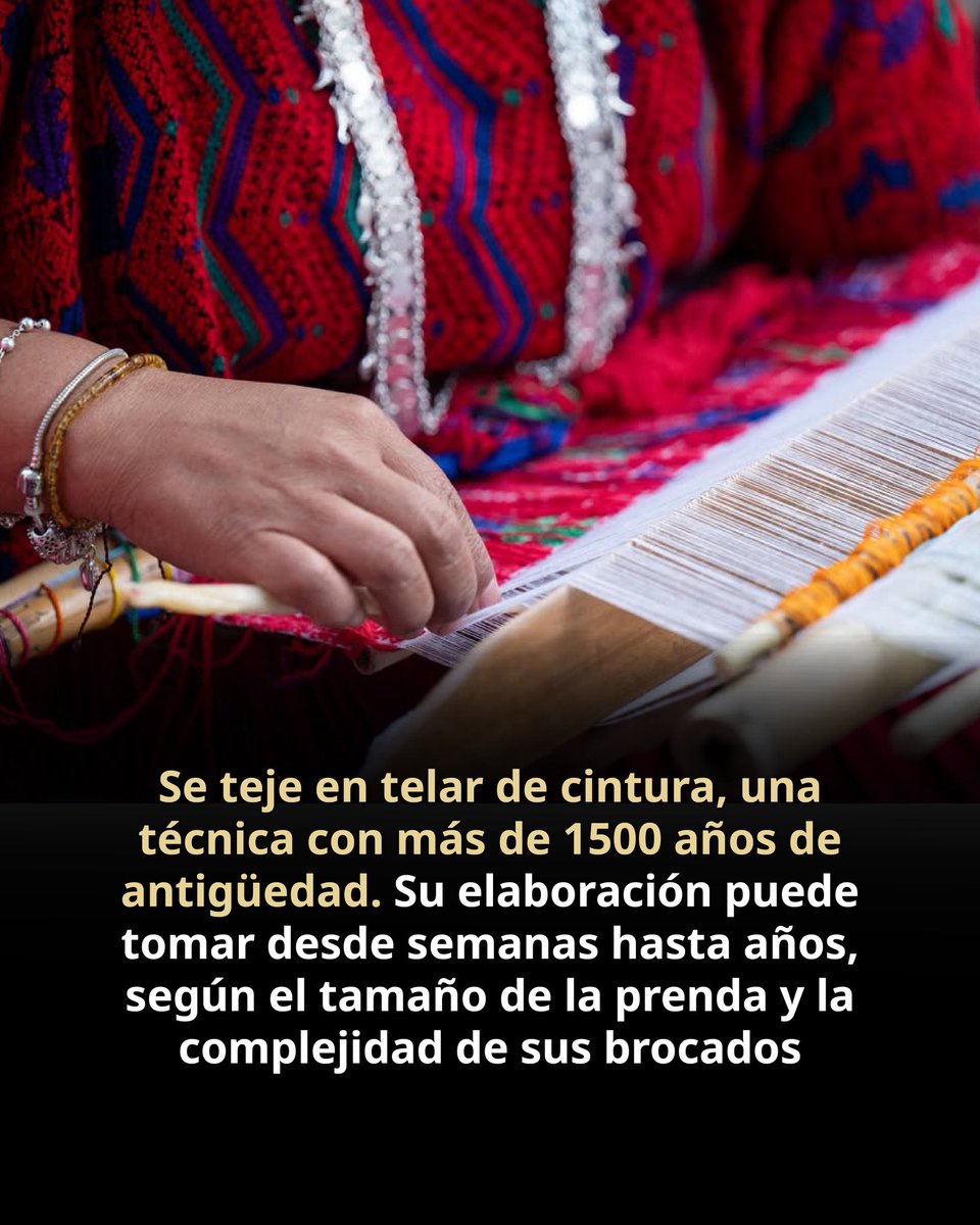 El huipil es una de las prendas más emblemáticas de la indumentaria tradicional en México. Su nombre proviene del náhuatl “huipilli”, que significa vestido o blusa adornada, y fue registrado por primera vez en 1536 por Toribio de Benavente en la obra “Historia de los Indios de la