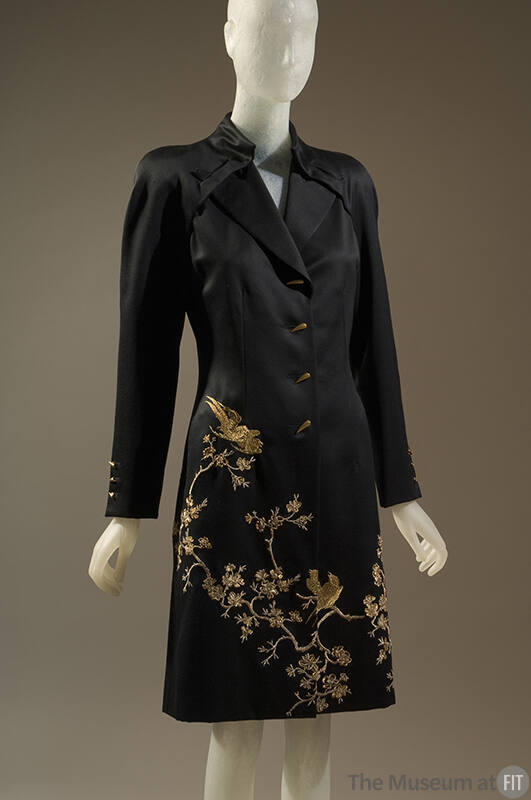 MadameGilflurt's tweet image. Our #frockingfabulous #AlexanderMcQueen birthday week special continues!: For #Givenchy, 1997, I'd feel like queen of everything in this. #fashionhistory