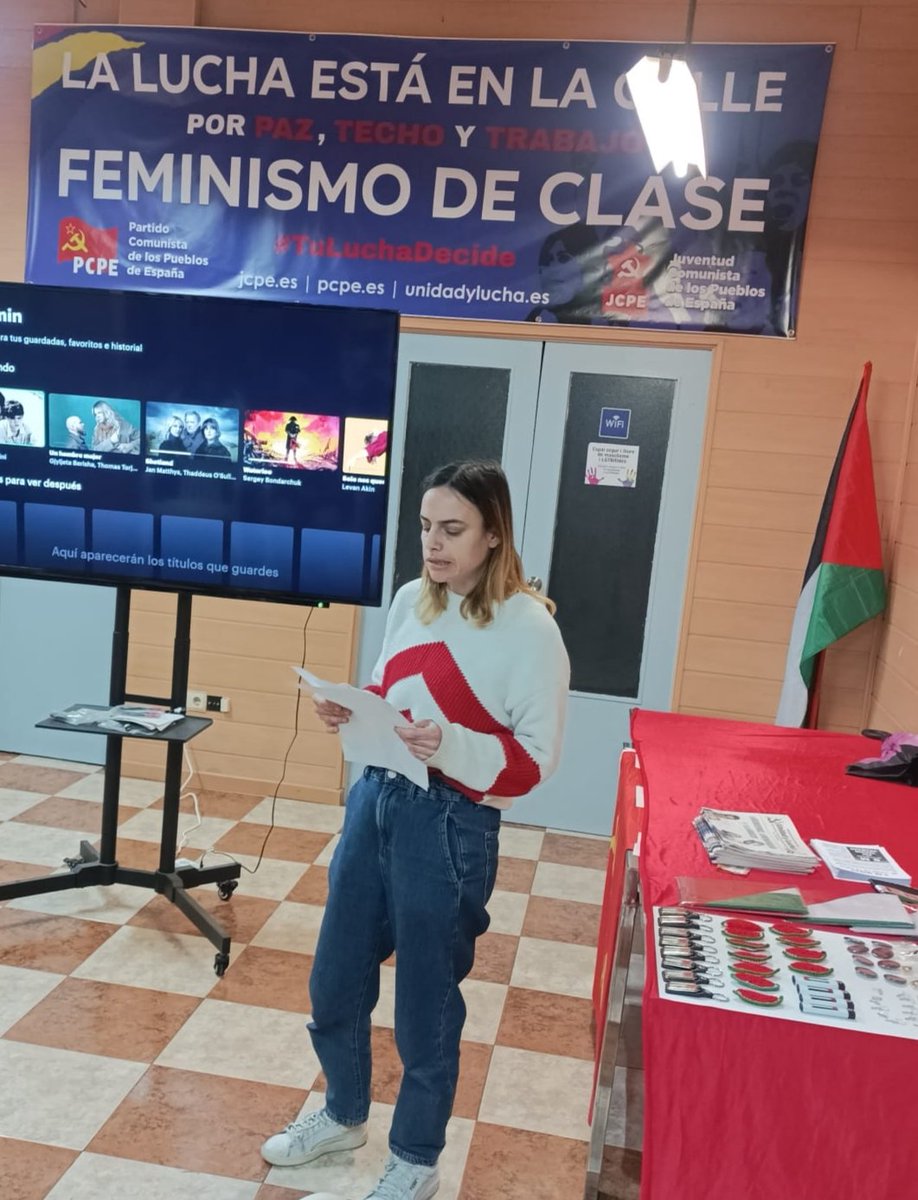 pcpe_valencia's tweet photo. Cinefòrum al COP "Las Trece Rosas" pel #8M ‼️

Hem vist "Mamma Roma" de Passolini, hem debatut al voltant de diverses qüestions que han sorgit al voltant de la projecció i sobre què significa avui realment l'emancipació femenina. 

Demà totes i tots a la manifestació del #8M ✊ https://t.co/0V327iDz81