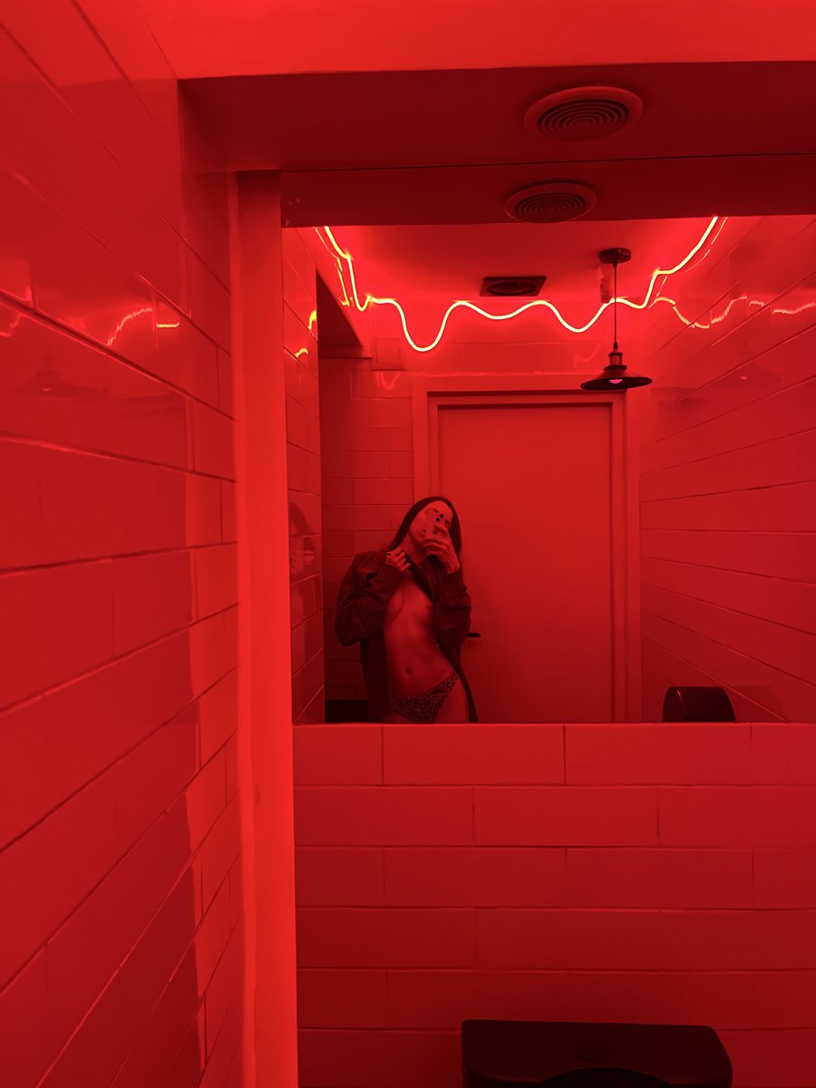 Пані Пригода tweet media