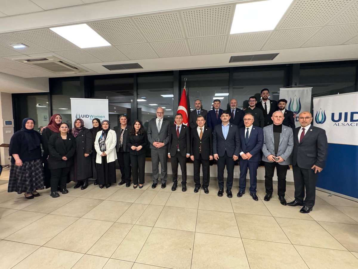 📍Fransa / Strazburg

Uluslararası Demokratlar Birliği (UID) Alsace Bölge Başkanlığımızın düzenlediği iftar programında kıymetli gurbetçi kardeşlerimiz ve hemşehrilerimizle aynı sofrada buluşmanın mutluluğunu yaşadık.

Memleket hasretini yüreğinde taşısa da gönlü her zaman