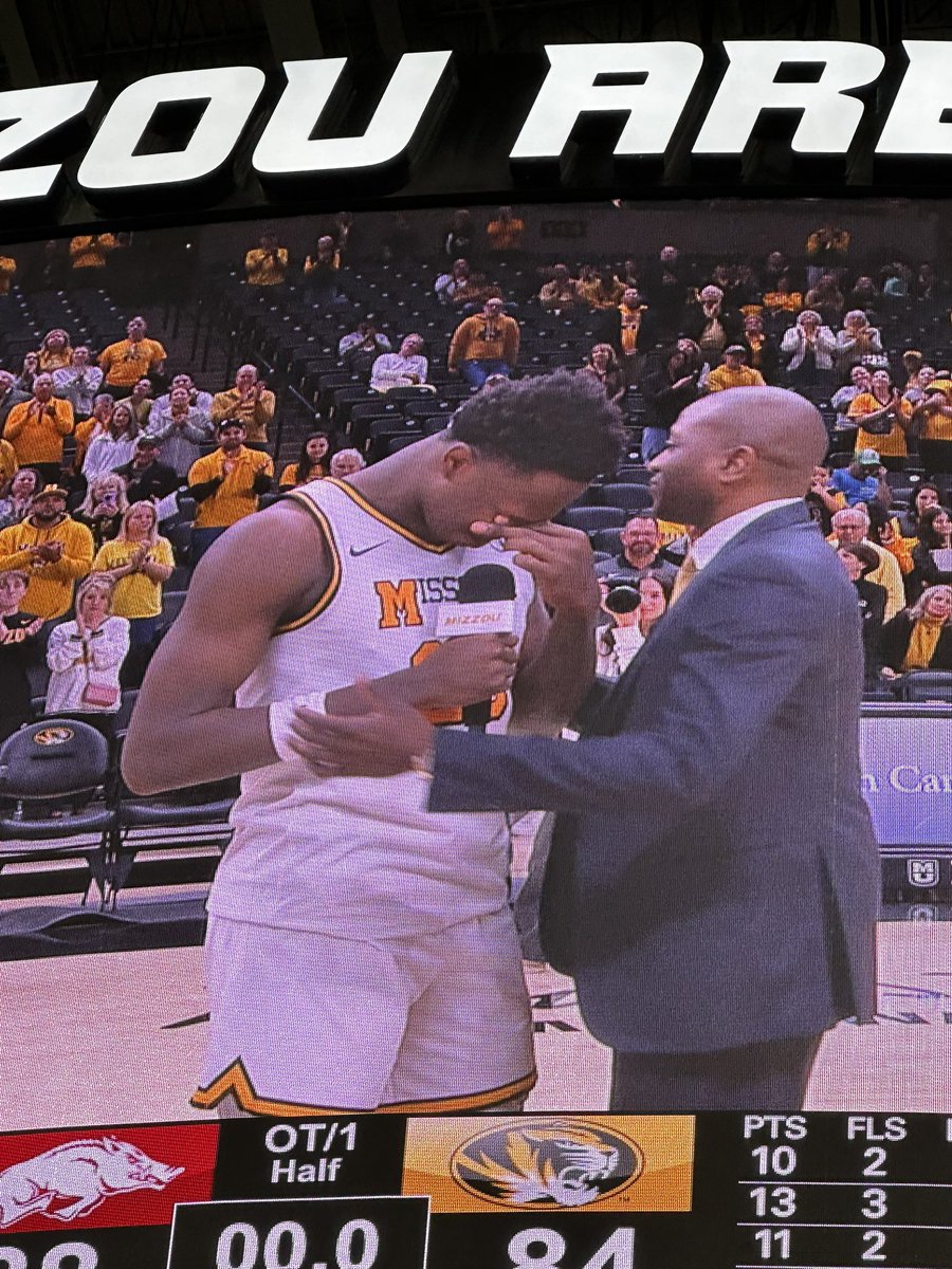 aaronladdtv's tweet photo. An emotional #Mizzou Mark Mitchell after 32-point game vs Arkansas: “This community means the world to me” https://t.co/2hlSAhUygz