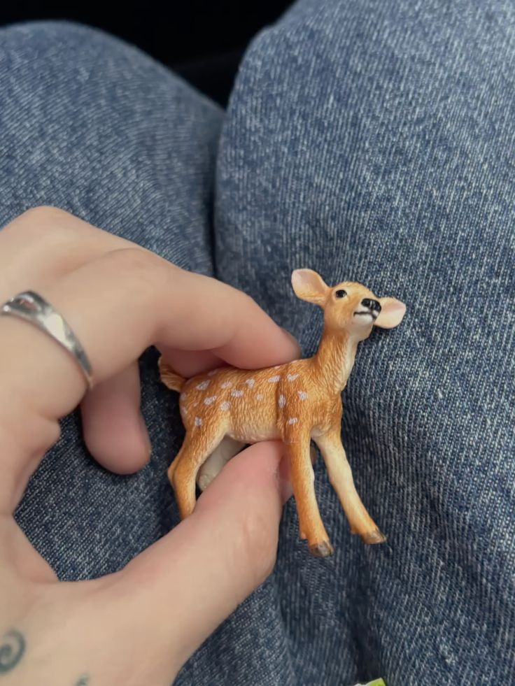 autumn girl tweet media