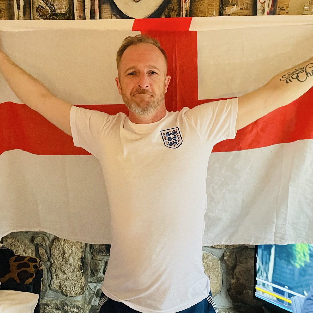 17 more to beat the 1k mark…..WOW….in 2 days…that’s magnificent….well done patriots 🫡 🇬🇧 🫡 THANKYOU for your support 🥰 <a href="/RestoreBritain_/">Restore Britain</a> and balls to all the haters… the dark really hate the light don’t they..???😁😜👌🏻🫶🏻 #Moderndayuk