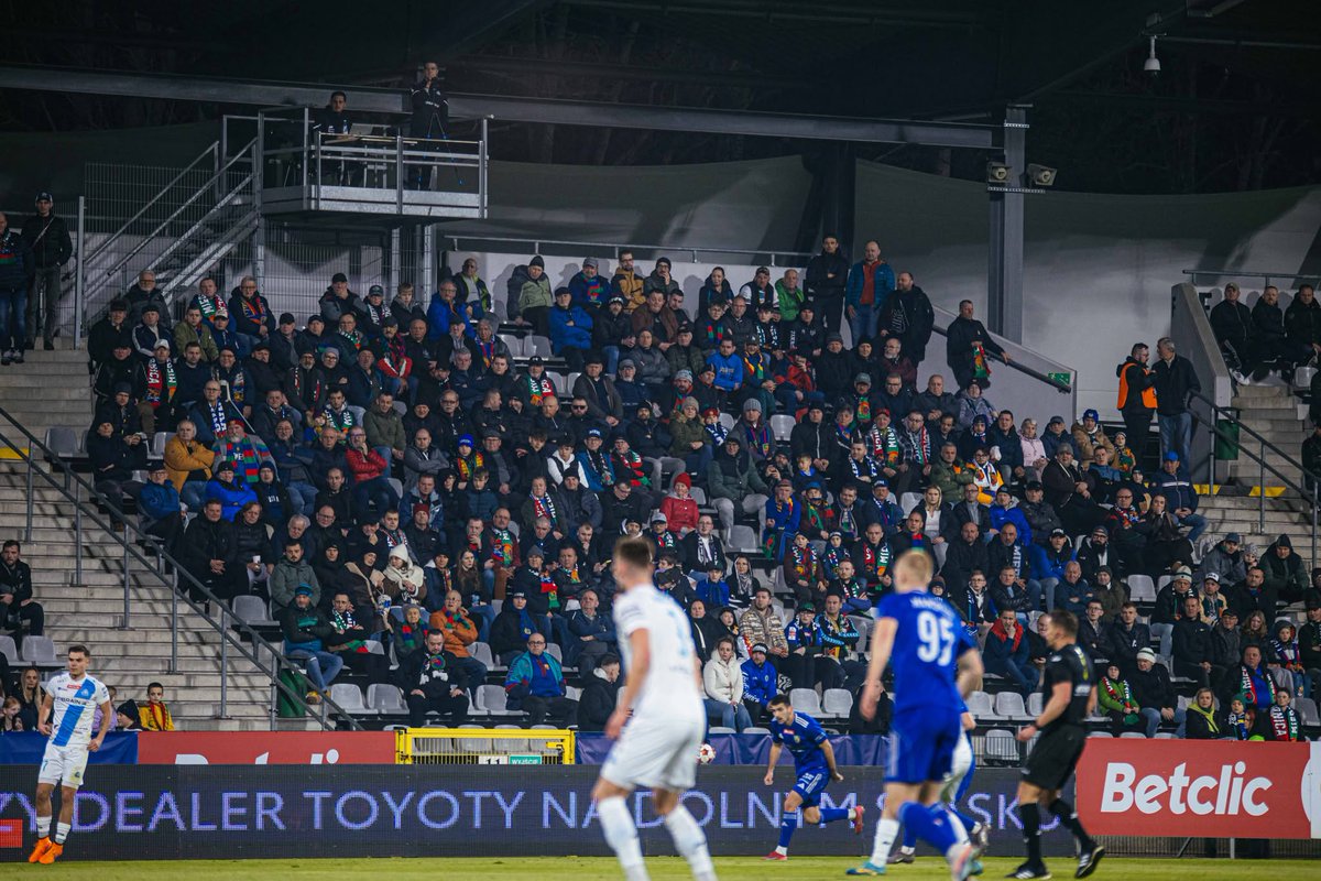 MiedzLegnica's tweet photo. Dzisiejsza frekwencja to 2⃣5⃣0⃣6⃣ widzów 🔥 Dziękujemy za wasze wsparcie 🤝
---
Miedź Legnica 1⃣:1⃣ Stal Rzeszów
#MIESTA https://t.co/mAQF0GG660
