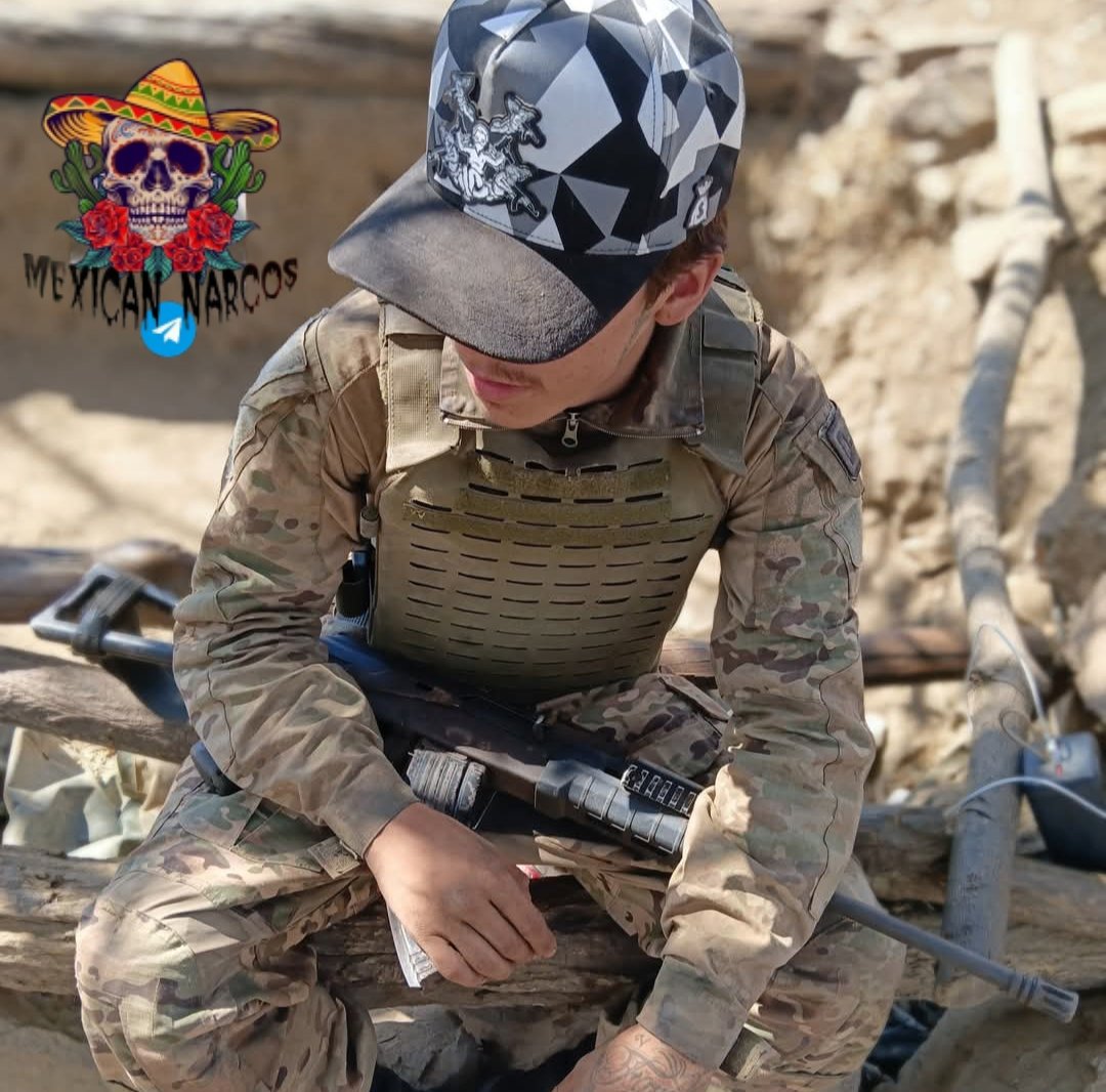 mexicannarcos's tweet image. 🐓Sicario of Fuerzas Especiales Mencho of the CJNG, operating in Michoacán🐓. 
Hashtags: #Michoacán #CJNG #cartels #Mexico