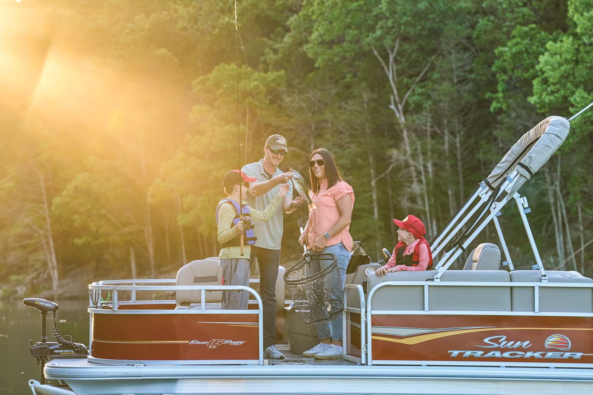 PescaMotorSport's tweet photo. 💜🌊 El agua también es territorio de mujeres.
Navegar, pescar y disfrutar la naturaleza es una aventura para todas.

En Pesca Motor Sport tenemos la embarcación ideal: Sun Tracker, Regency Boats, Ranger Boats y Tahoe Boats.

Tel: (244) 443.2932 y 35
WA: (222) 708.8912 https://t.co/kKFiPiJtbr