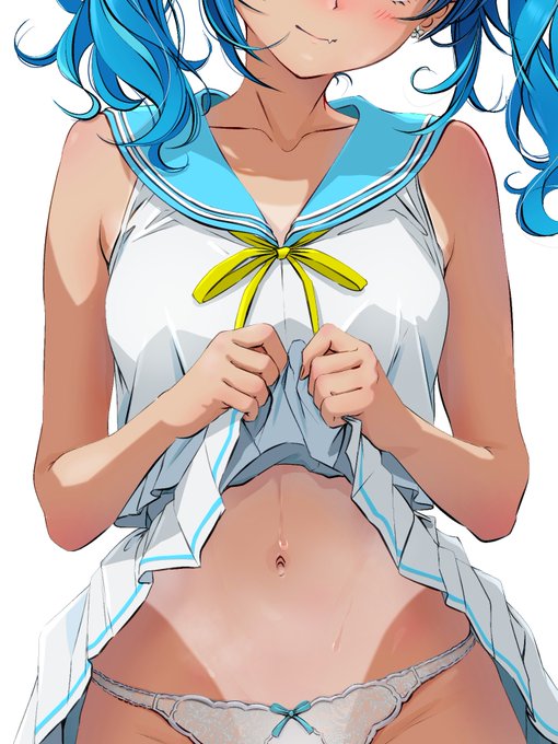 たくし上げはヘソまで見せて欲しい