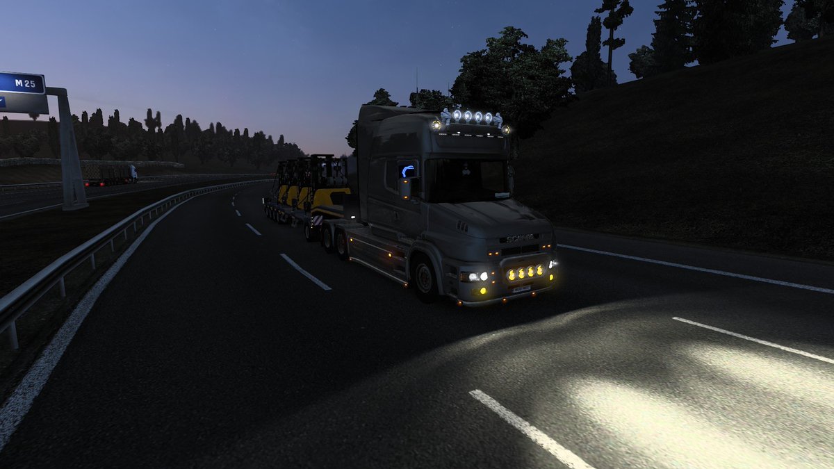 CrypticDnaa's tweet photo. Anyone else love Euro truck Sim ? https://t.co/RxeDahkJif