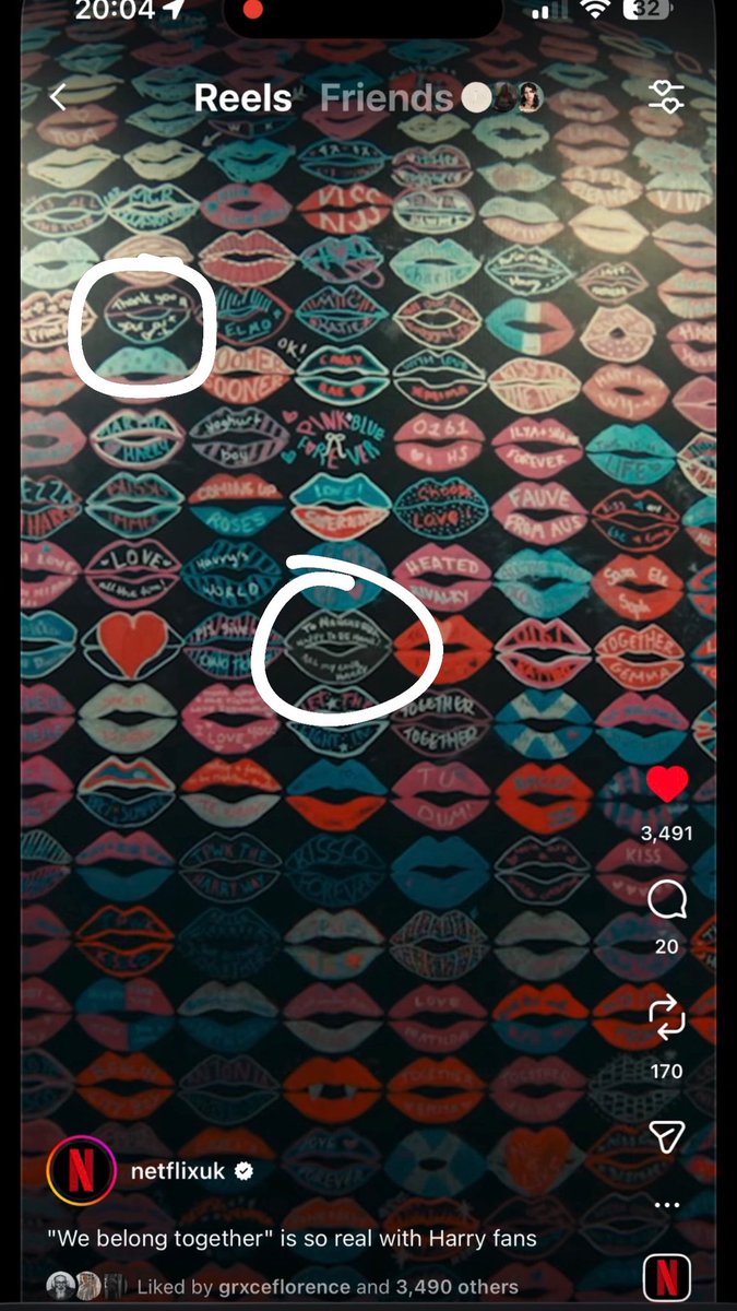 raccoonsimons's tweet photo. hi so harrys kiss is actually real because they reserved it by using a blank red heart yesterday 😭😭😭😭😭😭😭😭😭 which means he probably read everyones hearts😭😭😭😭😭😭😭😭 https://t.co/2XhYk54lMa