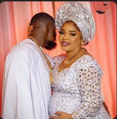 Lobistarsinlaw's tweet image. 🚨🚨 BREAKING NEWS ‼️‼️ Bobrisky is expecting a baby soon with a fellow man.

#Garnacho #WRECHE #Tosin #Wrexham #MrMoney #Neto #Bobrisky #LaiMohammed