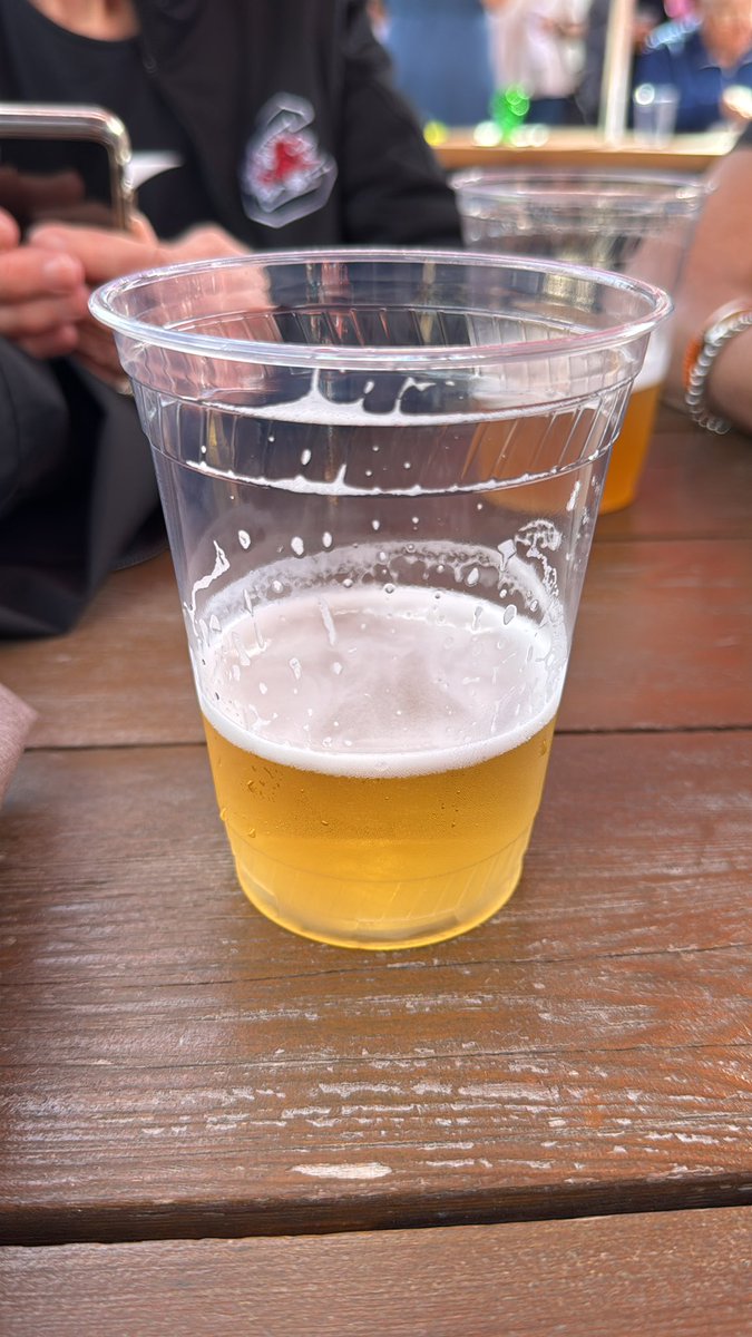 S K I Eden tweet media