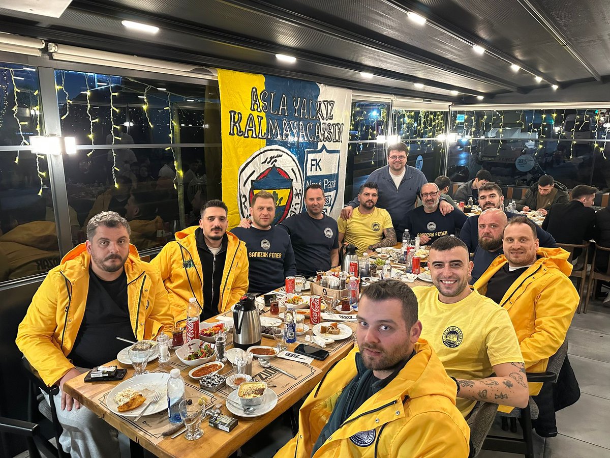 Sancak Fener olarak aynı sofrada buluşmanın, birlik ve beraberliğimizi pekiştirmenin mutluluğunu yaşadık. Bu güzel iftar programında bizimle olan herkese teşekkür ederiz. Birlikte daha güçlüyüz #sandzakfener