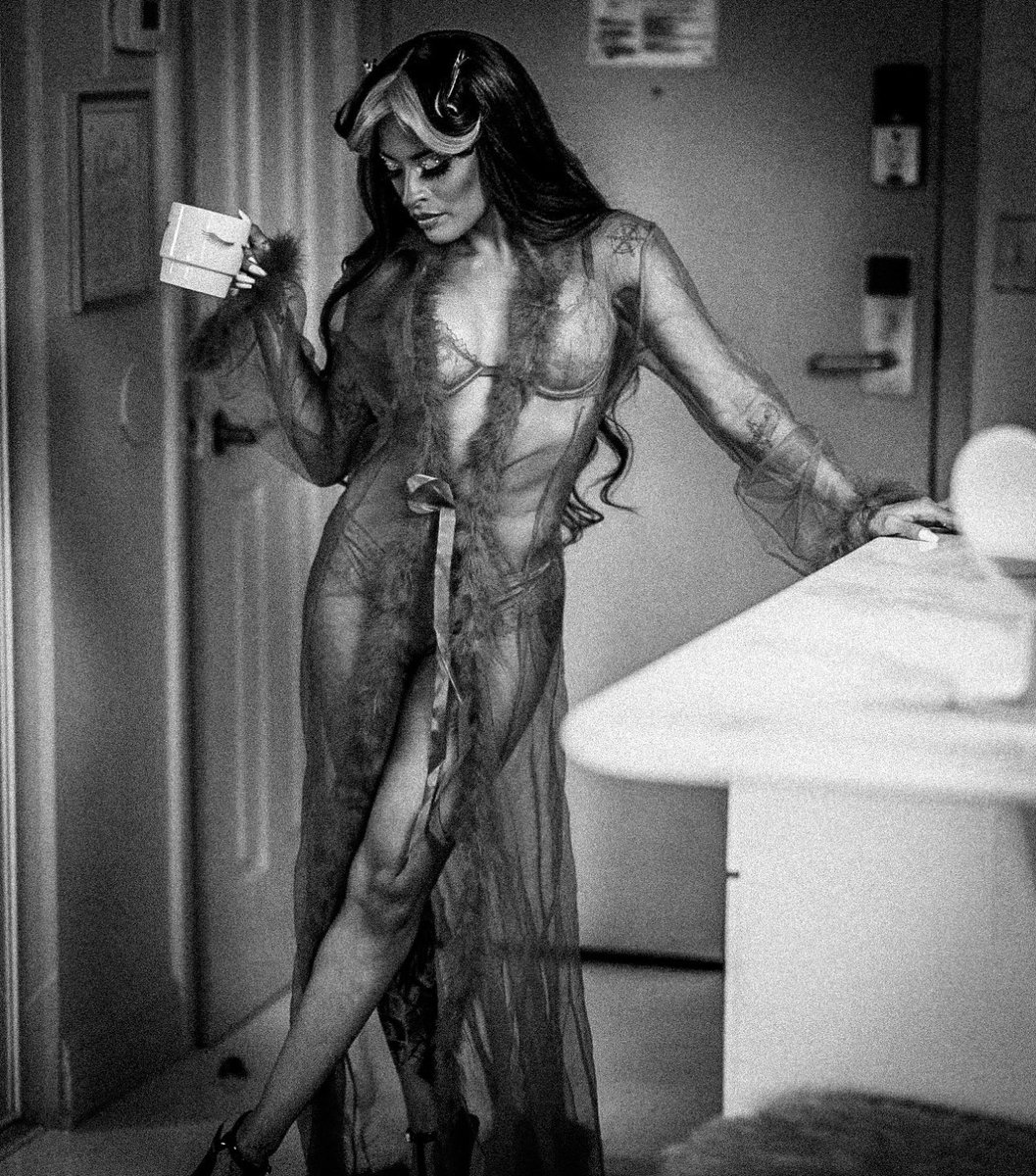 Queen Zelina ☼ NOT @ZelinaVegaWWE tweet media