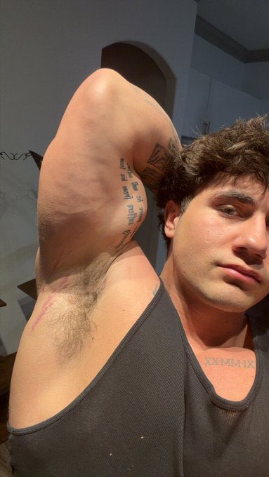 LORD OF YOUR WALLETS tweet media