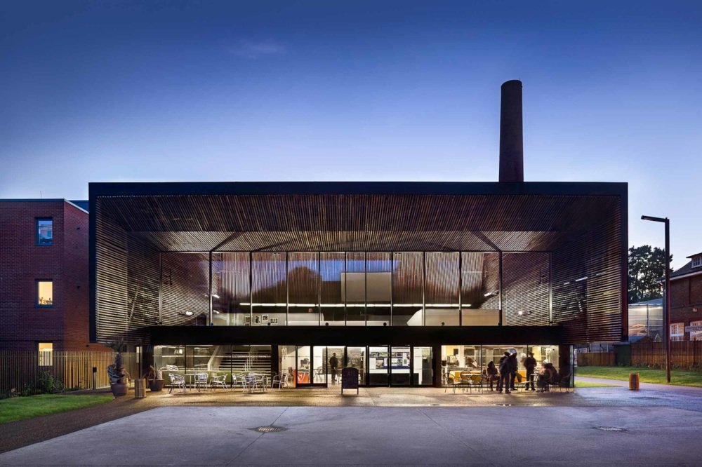 ᴅᴀʏ ᴛᴡᴏ ᴏꜰ ꜱᴘᴏᴛʟɪɢʜᴛɪɴɢ ᴀꜰʀɪᴄᴀ’ꜱ ᴅᴇꜱɪɢɴ ᴛʀᴀɪʟʙʟᴀᴢᴇʀꜱ🎯
𝕋𝕠𝕕𝕒𝕪’𝕤 𝕙𝕚𝕘𝕙𝕝𝕚𝕘𝕙𝕥 𝕗𝕠𝕔𝕦𝕤𝕖𝕤 𝕠𝕟 𝕊𝕚𝕣 𝔻𝕒𝕧𝕚𝕕 𝔸𝕕𝕛𝕒𝕪𝕖, 𝕒 𝔾𝕙𝕒𝕟𝕒𝕚𝕒𝕟-𝔹𝕣𝕚𝕥𝕚𝕤𝕙 𝕒𝕣𝕔𝕙𝕚𝕥𝕖𝕔𝕥 𝕨𝕚𝕕𝕖𝕝𝕪 𝕣𝕖𝕘𝕒𝕣𝕕𝕖𝕕 𝕒𝕤 𝕠𝕟𝕖 𝕠𝕗 𝕥𝕙𝕖