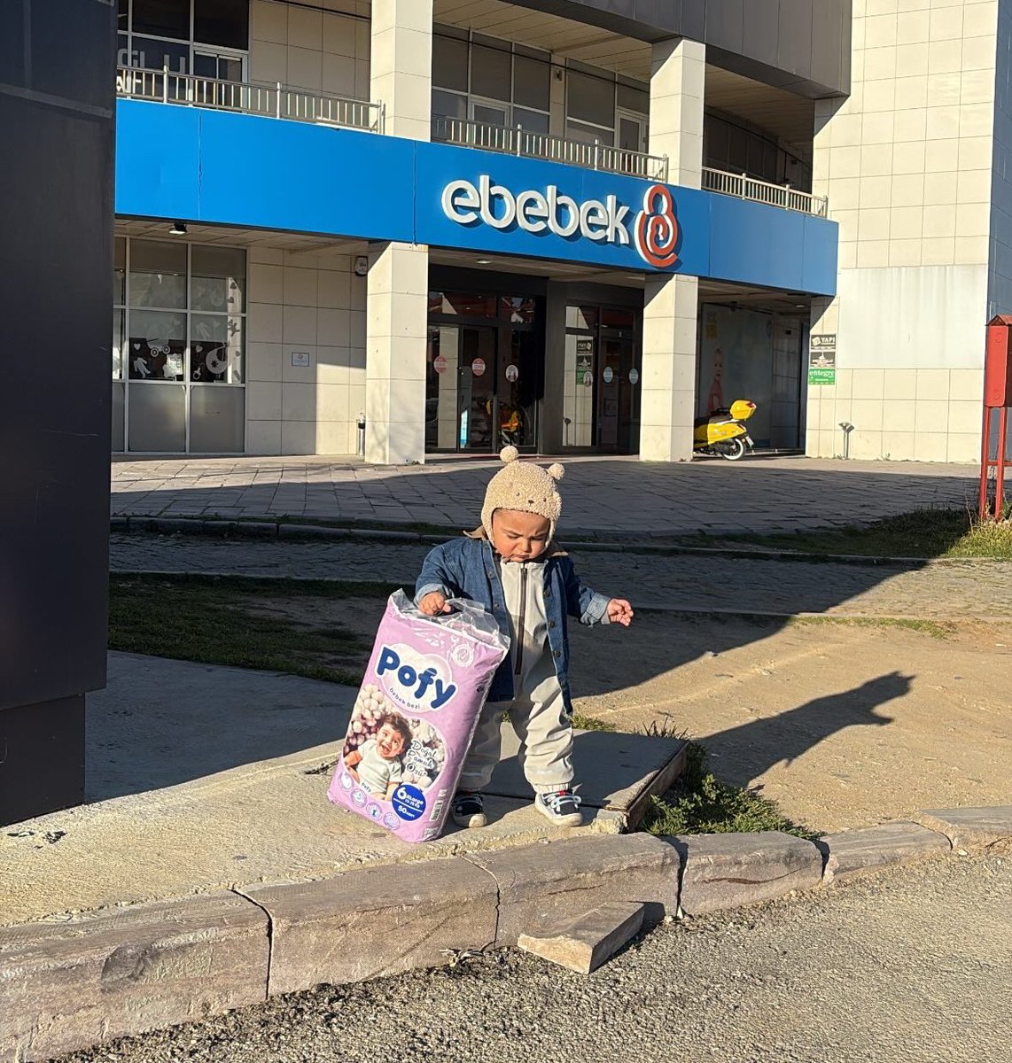 buglemyumak's tweet photo. Elden ele yayalım arkadaşlar 
Oğlum bezini çok beğendi iş birliği gelir mi ? @ebebek https://t.co/ysjBuQoxy3