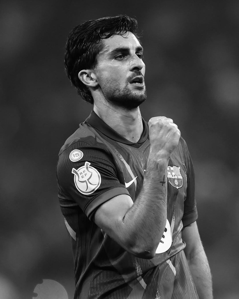 🚨TRAGEDIA🚨

Ferran Torres sigue jugando al fútbol a sus 26 años