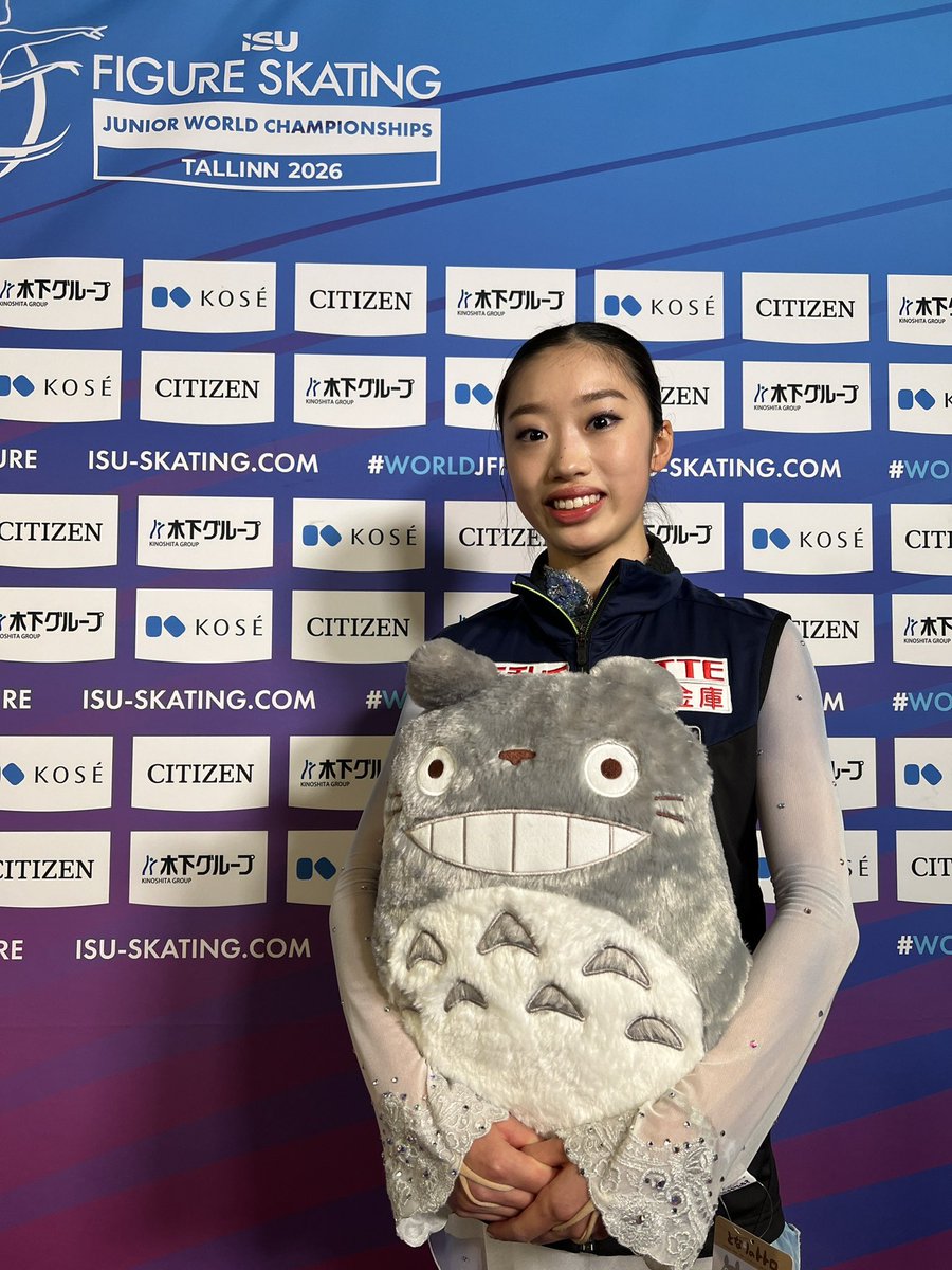 💐世界ジュニア2026🇪🇪女子💐

🥇#島田麻央 選手🐠🩵
史上初世界ジュニア4連覇達成🏆✨️
「本当に今日の演技は"Miracle"🪄︎︎今は滑り切れただけで嬉しいし、結果もついてきたことが本当に嬉しくて、ただただ嬉しい気持ちでいっぱいです☺️」