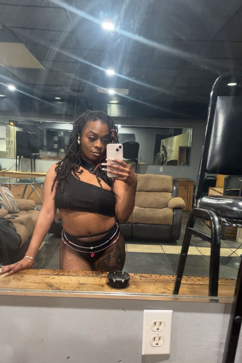 MFKN_Sunflower's tweet photo. i be thanking God that Im a pretty girl 💞🌻 https://t.co/DtcI2jYLFG