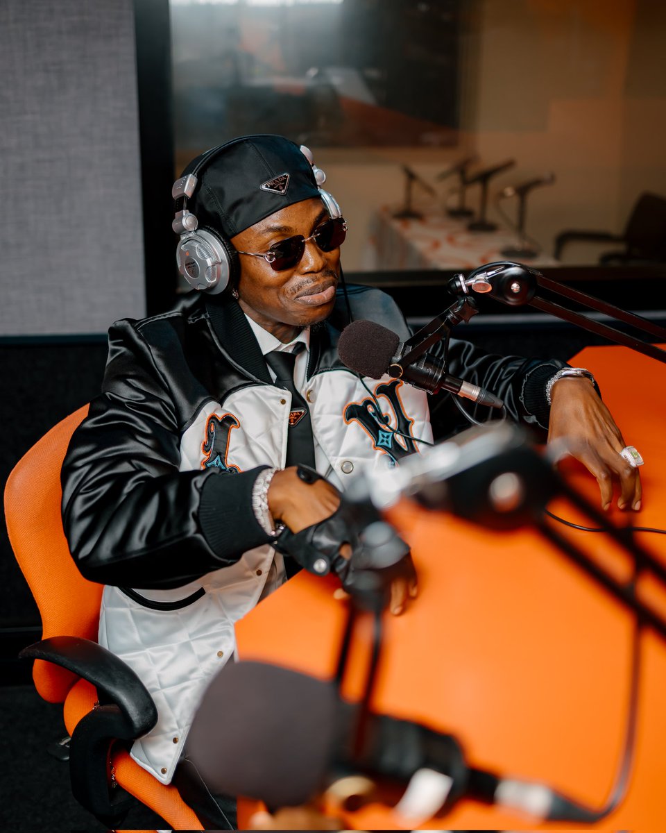 heis_winnerman's tweet image. Stopped by at BushRadio 89.5FM🇿🇦 for a quick #RadioTalk 🖤🏆💪🏾

It was a great outing with family ❤️💪🏾

📸: @dv.vision_ 

#bwe #winnerman #bornwinners