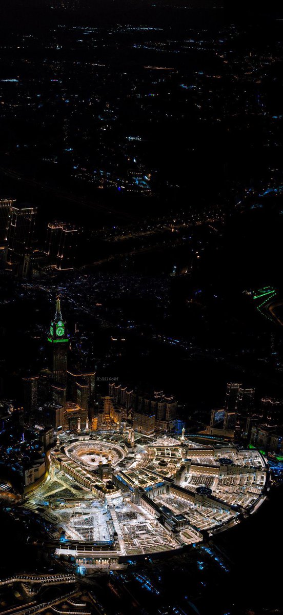 atiyaa_a's tweet photo. Most breathtaking picture I’ve come across. SubhanAllah!. #Makkah https://t.co/w90NUliNaI