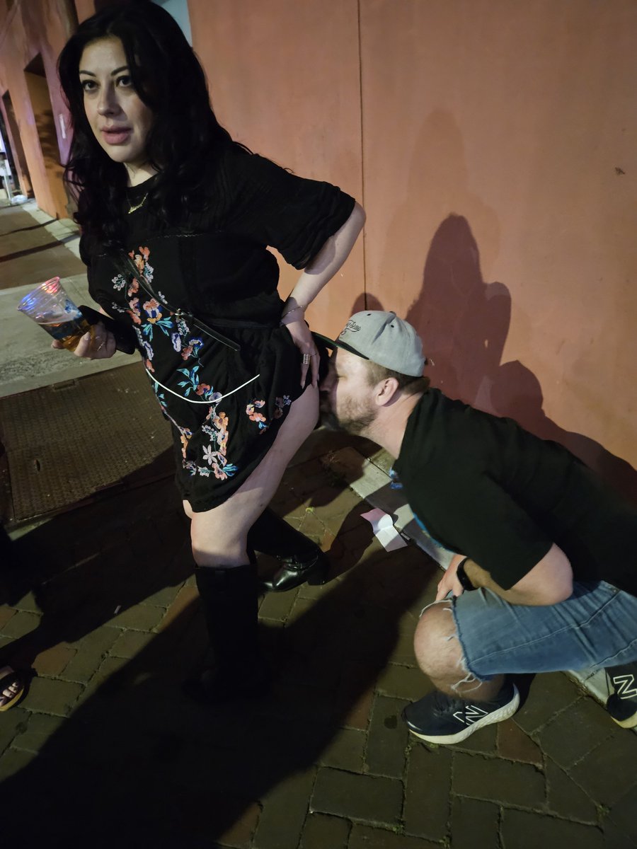 Guit42's tweet photo. Tag a friend who’d make me do this in a mall parking lot!
#assworship #publichumiliation #loserexposed https://t.co/UbGzGHk5Dr