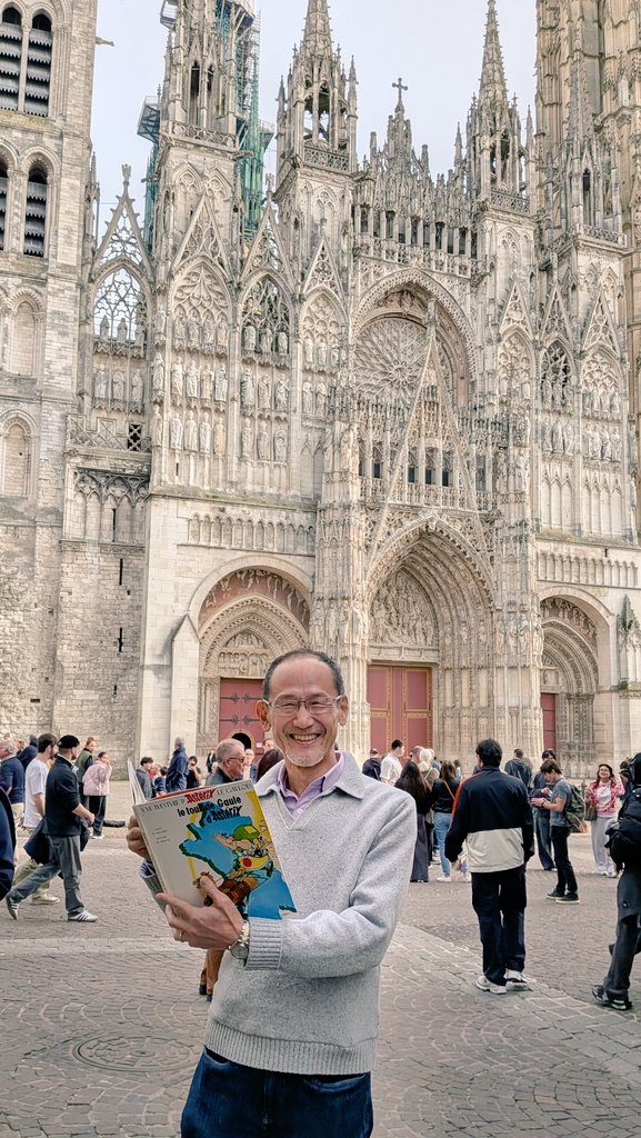 Quand je me balade en 🇫🇷, je consulte "le tour de Gaule d'Astérix" plutôt que le guide Michelin.
Rouen, la première étape du voyage de l'irréductible gaulois🐓.
Mais il n'avait pas pu nous indiquer quelle était la spécialité de "Rotomagus"... à cause des Romains...