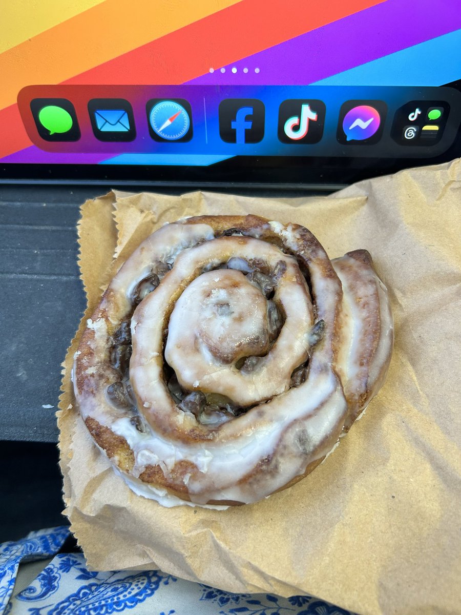 Tim o thy 🏳️‍🌈🌈🐻 tweet media