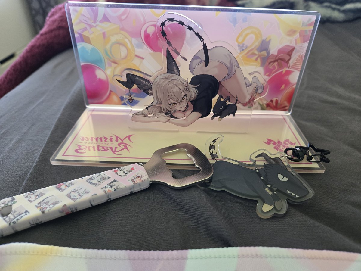 erik___TtTT's tweet photo. @MismaVNU bday merch arrived!!!! #MismaRyzing https://t.co/GMutN6mxVx