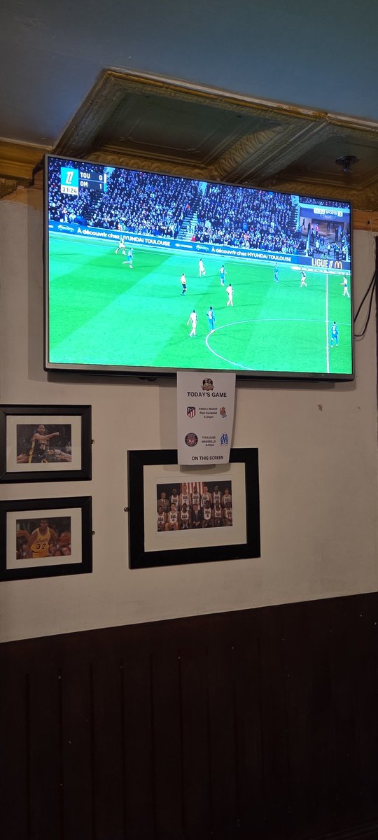 OMDublin's tweet photo. En place ici au @woolshedbaa 🔥🔥

Bon match à toutes et tous 🔥🔥🔥

ALLEZ L'OM 🔵⚪️🔵⚪️

#TeamOM #TFCOM https://t.co/e68HeuIWSz